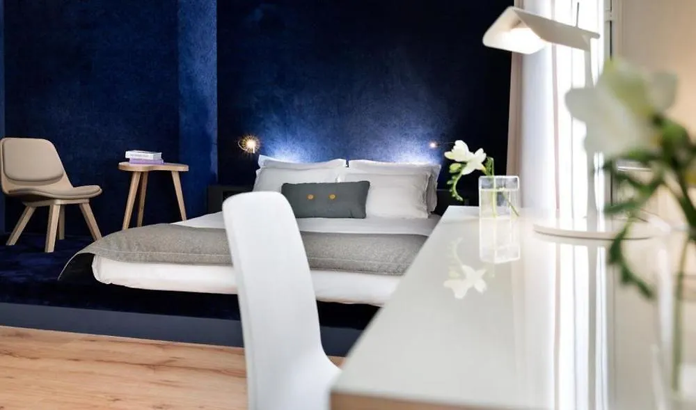 ***  Hotel Max Paris France