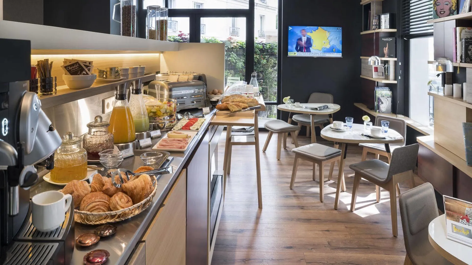 ***  Hotel Max Paris France